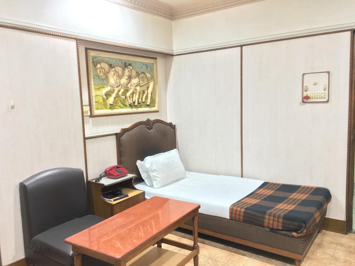 Nalanda Hotel Джамшедпур Экстерьер фото